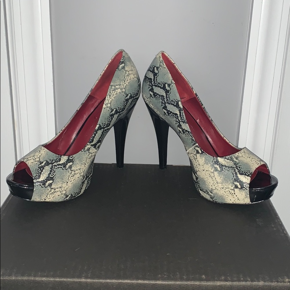 Jessica Simpson snakeskin heels